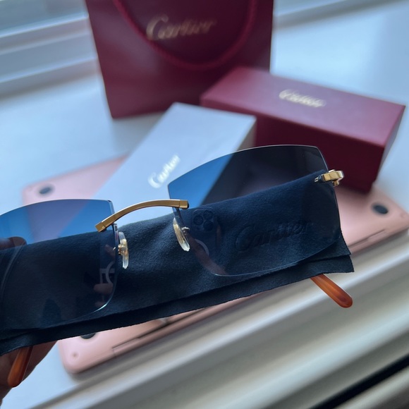 *SOLD* Cartier C decor $1000 emt - Picture 2 of 5